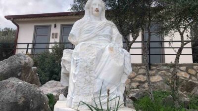 Muğla’nın Datça ilçesinde, Demeter heykeline yönelik gerçekleştirilen saldırı kınandı. Edinilen