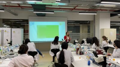 Son yıllarda ilaç ve kozmetik sektörlerinde doğal ürünlere olan ilgi