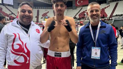 Antalya’da düzenlenen Türkiye Kick Boks Şampiyonası’nda Fethiyeli sporcu Poyraz Gökalp