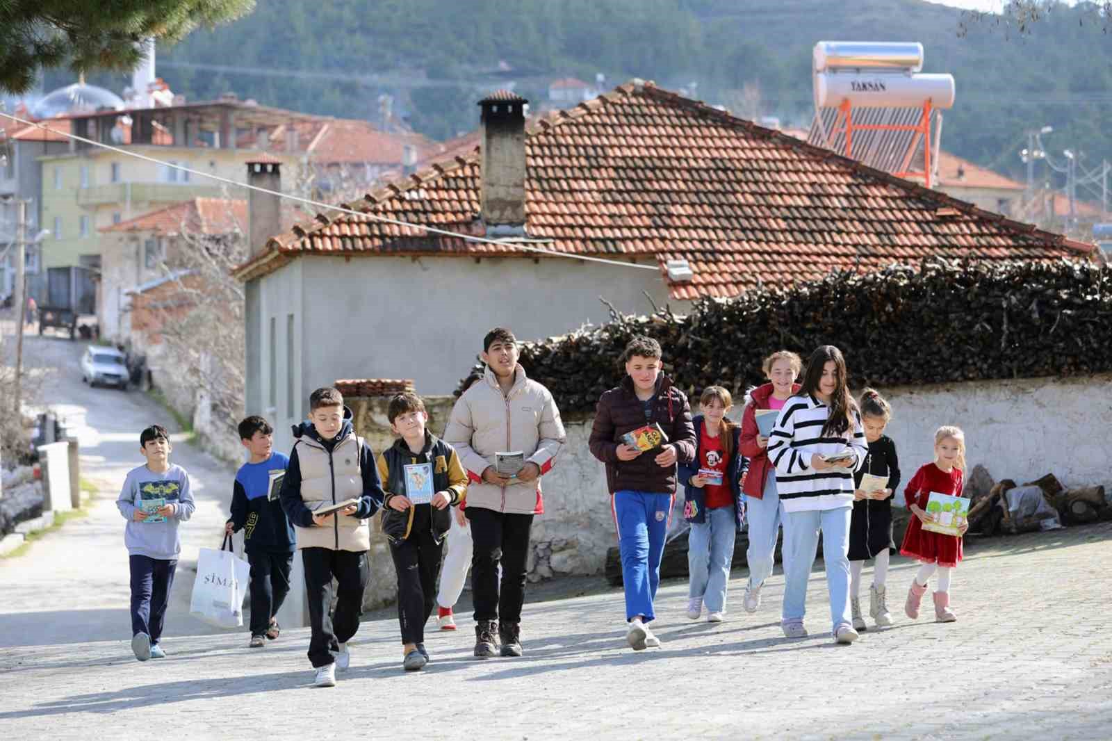 Muğla Büyükşehir’den kırsaldaki çocuklara kitap desteği