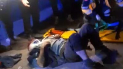 Malatya’da odun yüklü traktör ile çarpışan tır alev alev yandı.