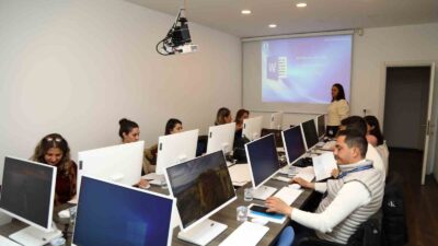 Bodrum Belediyesi, belediye personeline yönelik bilgisayar programı eğitimi düzenliyor. Etkin