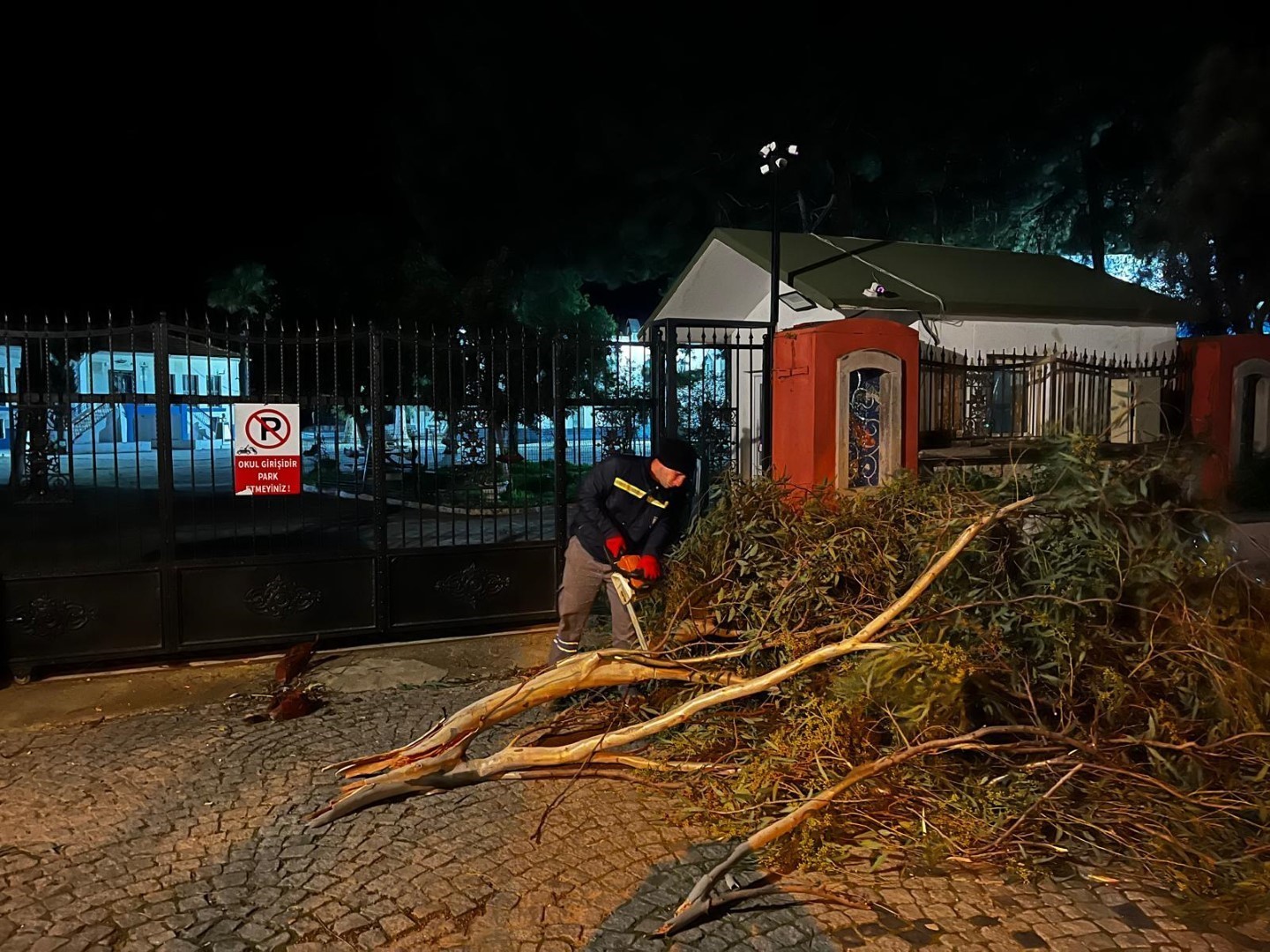 Bodrum’da belediye ekipleri olumsuzluklara karşı nöbette