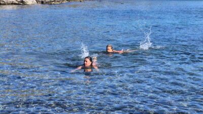 Muğla’nın Bodrum ilçesinde kış ortasında deniz keyfi yaşanıyor. En yüksek