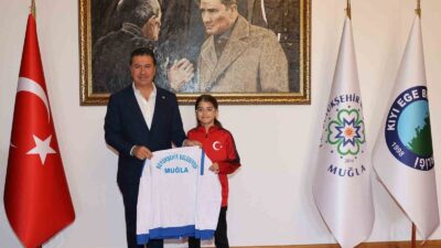 Muğla Büyükşehir Belediyesi Masa Tenisi sporcusu Aybige Feride Üstündağ WTT