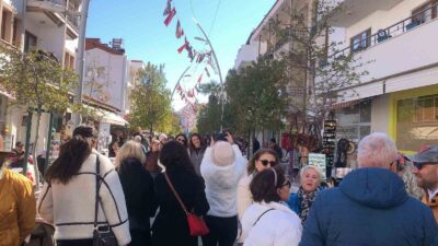 Muğla’nın Datça ilçesinde gerçekleştirilen Geleneksel Datça Badem Çiçeği Festivali, yoğun