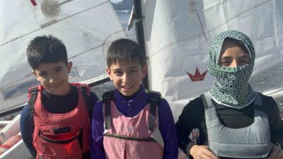 Muğla’nın Marmaris ilçesinde, 2009 yılından itibaren yelken sporcusu yetiştiren ve