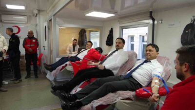 Türk Kızılayı tarafından Muğla Adliyesi önünde kan bağışı kampanyası düzenlendi.