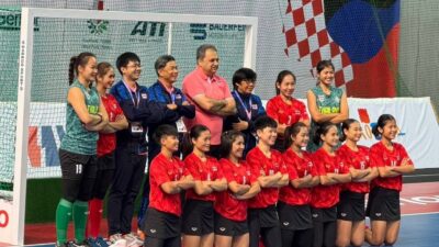 Muğla Ege Yıldızları Spor Kulübü kadın hokey takımında forma giyen