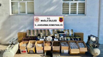 Muğla İl Jandarma Komutanlığı ekipleri, kaçak tütün ve sigara üretimine