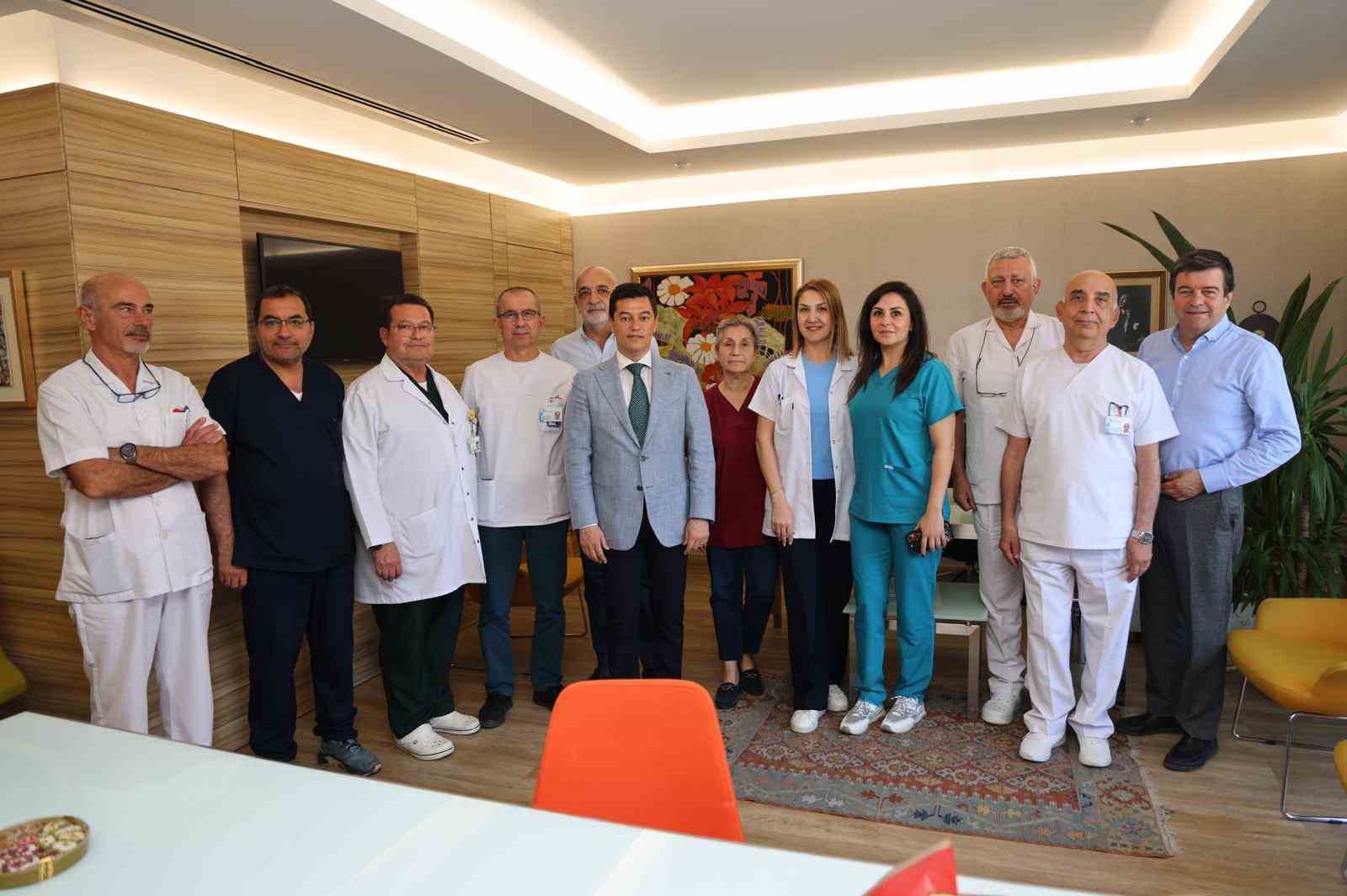 Başkan Ünlü: “Sizin hakkınız asla ödenmez, iyi ki varsınız” Tüm sağlık çalışanlarının Tıp