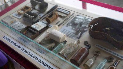 Çanakkale Muharebelerine ait gerçek eserlerin sergilendiği "Çanakkale Savaş Eserleri Gezici