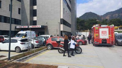 Marmaris Devlet Hastanesi’nde bugün saat 16.00 sıralarında yangın çıktı. UPS