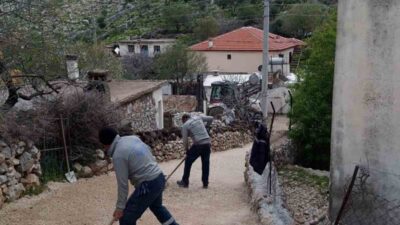 Marmaris Belediyesi, ilçenin dört bir yanında yol yapım ve onarım