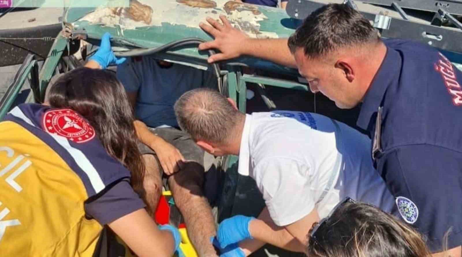 Araçta sıkışan vatandaşı itfaiye ekipleri kurtardı Muğla’nın Ortaca ilçesinde meydana