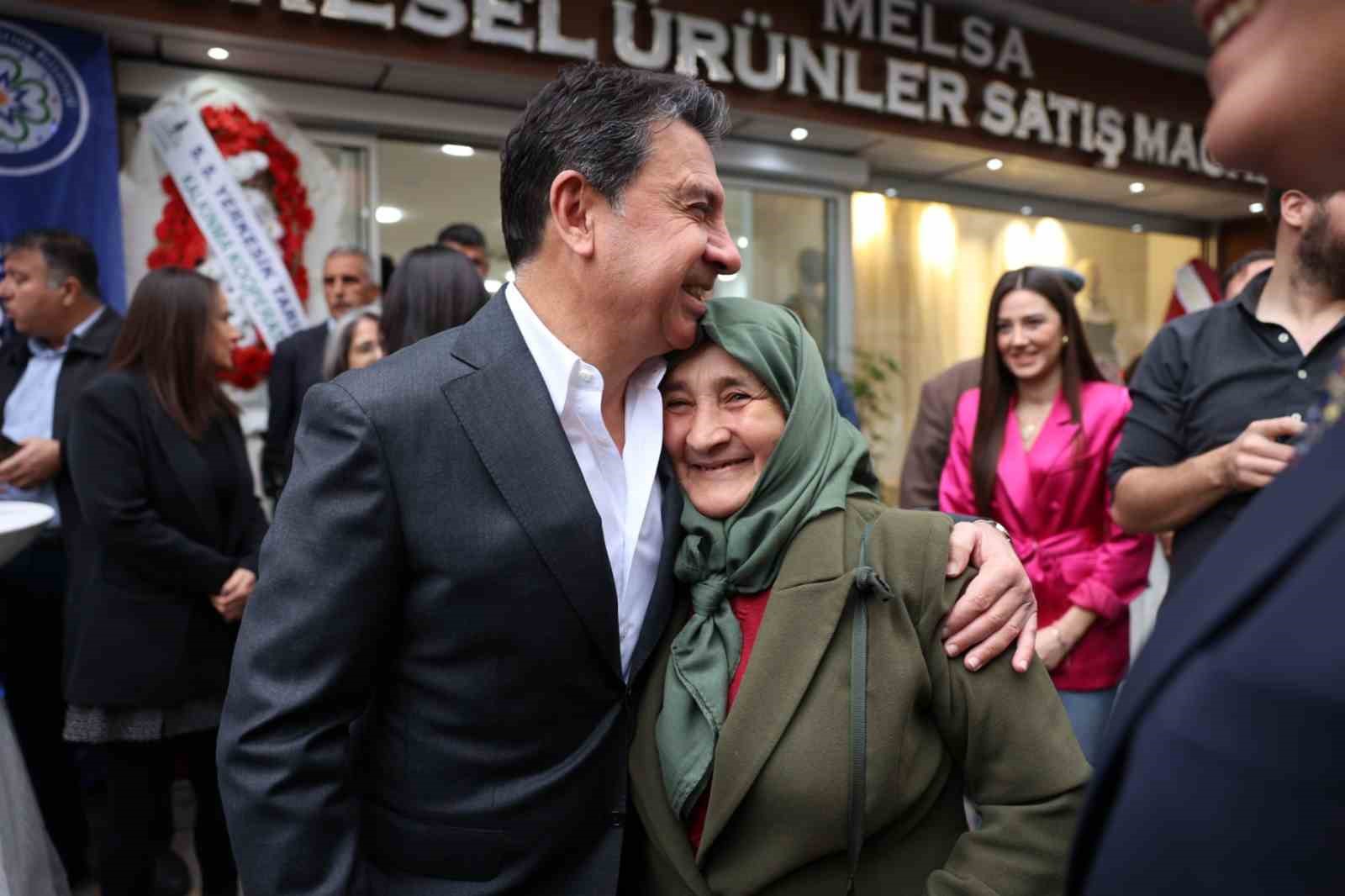 Başkan Aras’tan Anneler Günü mesajı Muğla Büyükşehir Belediye Başkanı