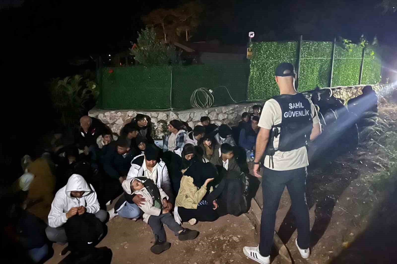 Fethiye’de 17’si çocuk 36 düzensiz göçmen yakalandı Muğla’nın Fethiye ilçesi Faralya