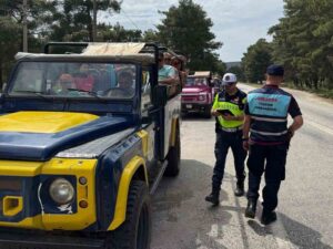 Marmaris’te Jeep Safari araçlarına Jandarma denetimi