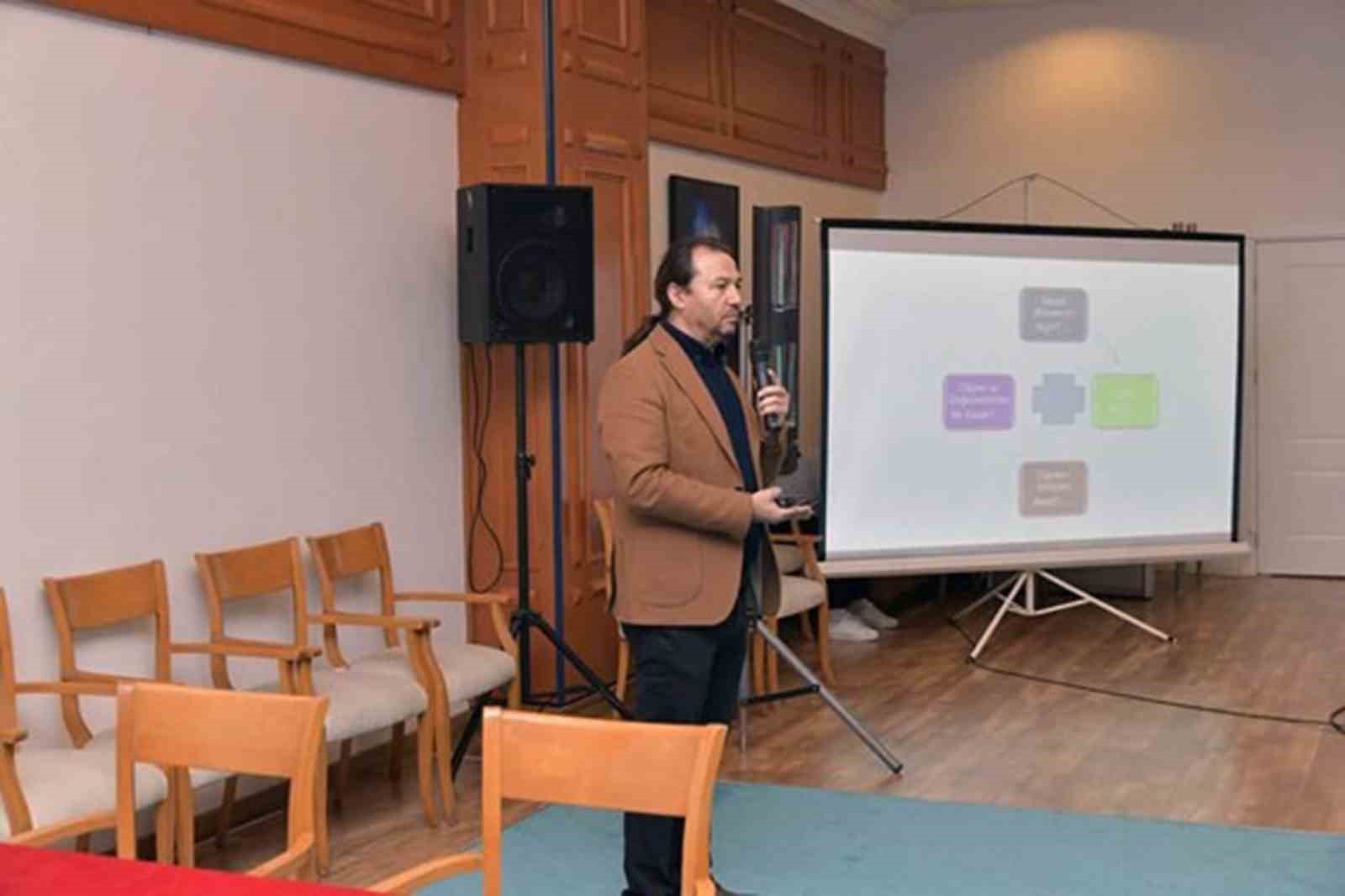 MSKÜ’de seminer dizisi: ‘Eğitim-Öğretim programlarında revizyon süreci’ Muğla Sıtkı Koçman Üniversitesinde