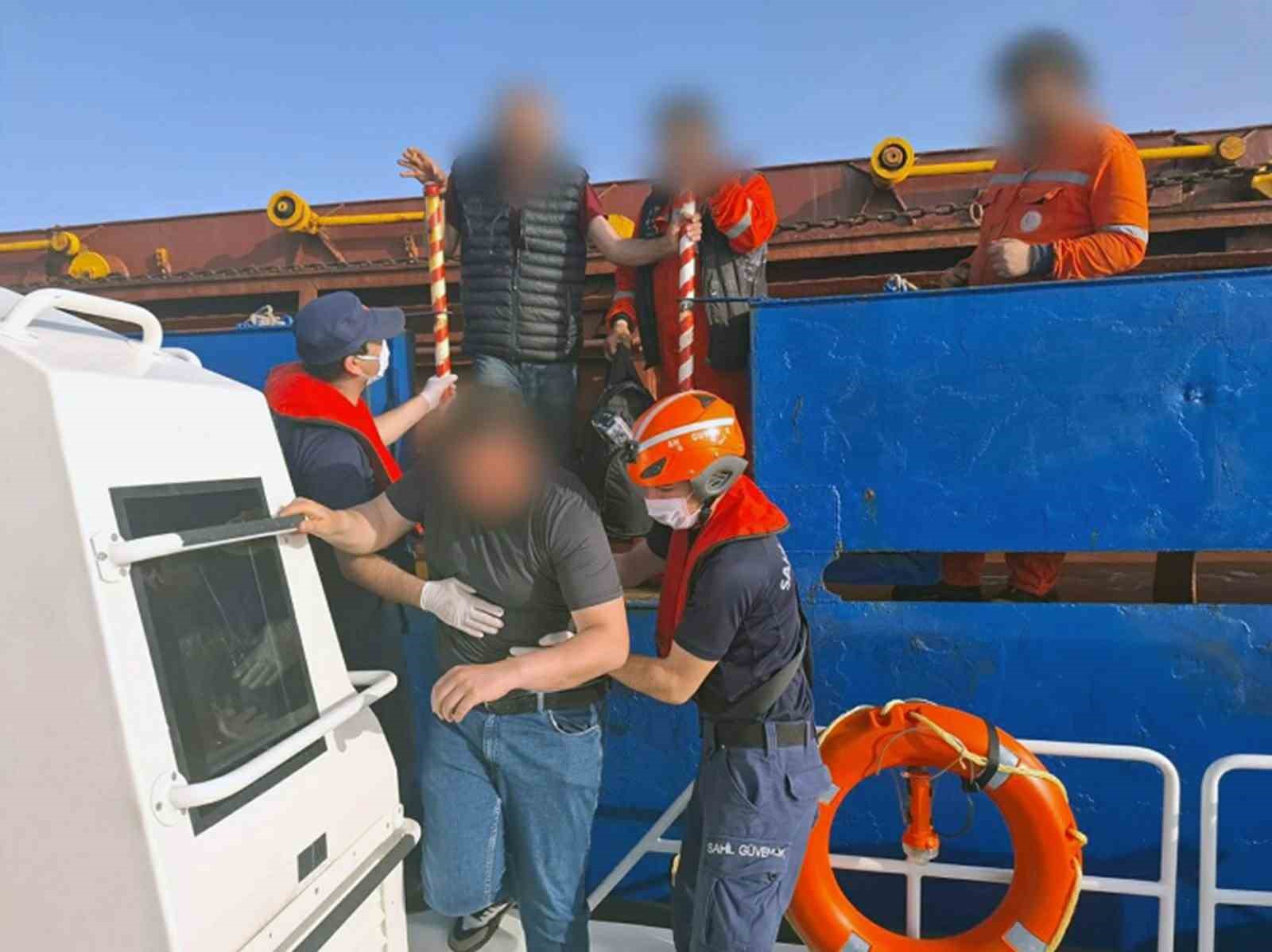 Ticari gemide yaralanan vatandaş için tıbbi tahliye Muğla’nın Fethiye ilçesi açıklarında