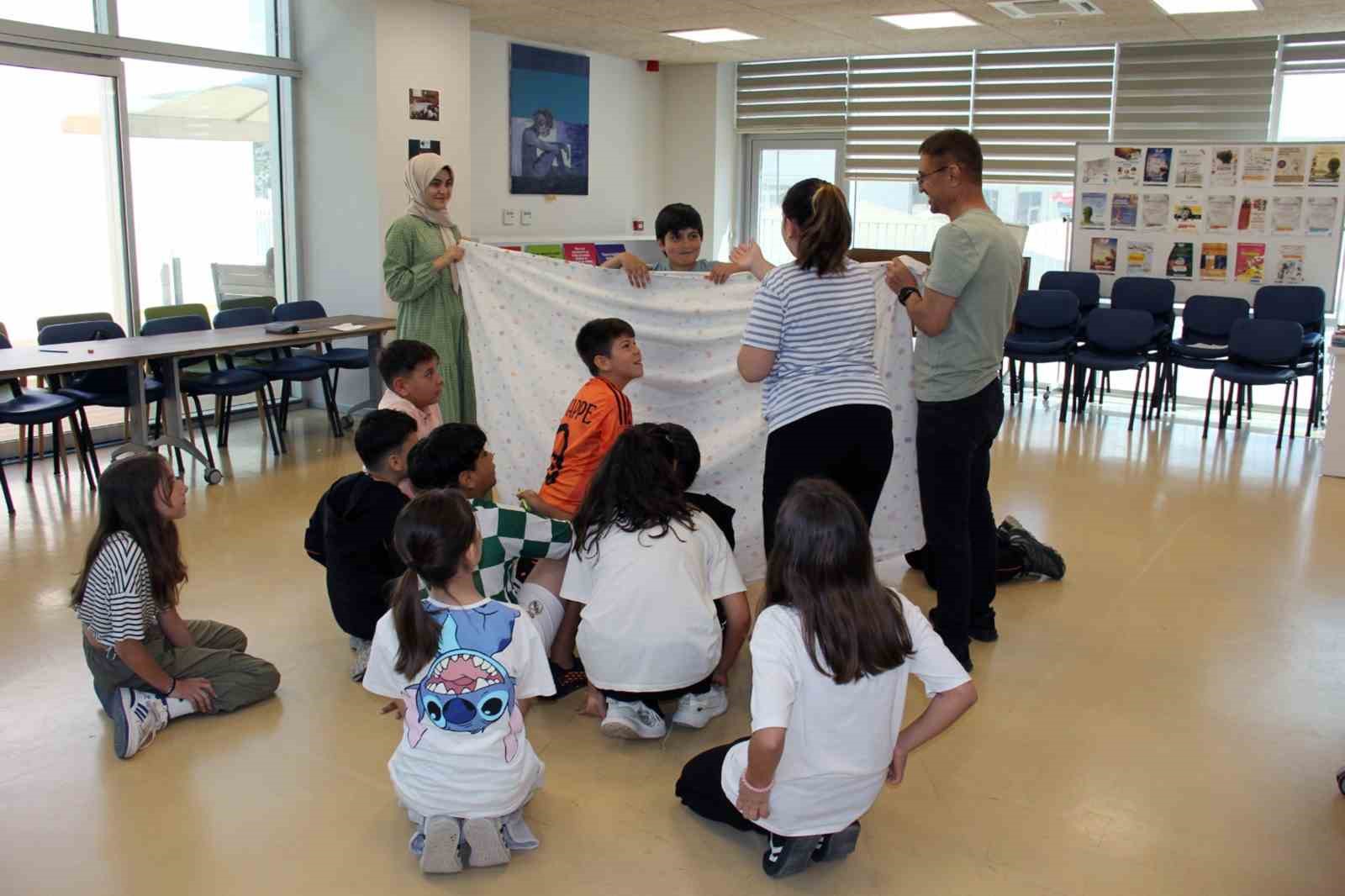 Yaşayan Matematik atölyesiyle çocuklar hayatı sayılarla keşfediyor Muğla Büyükşehir Belediyesi’nin gerçekleştirdiği