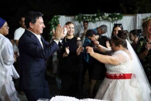 Başkan Aras, Nilay’ın gelinlik hayaline ortak oldu