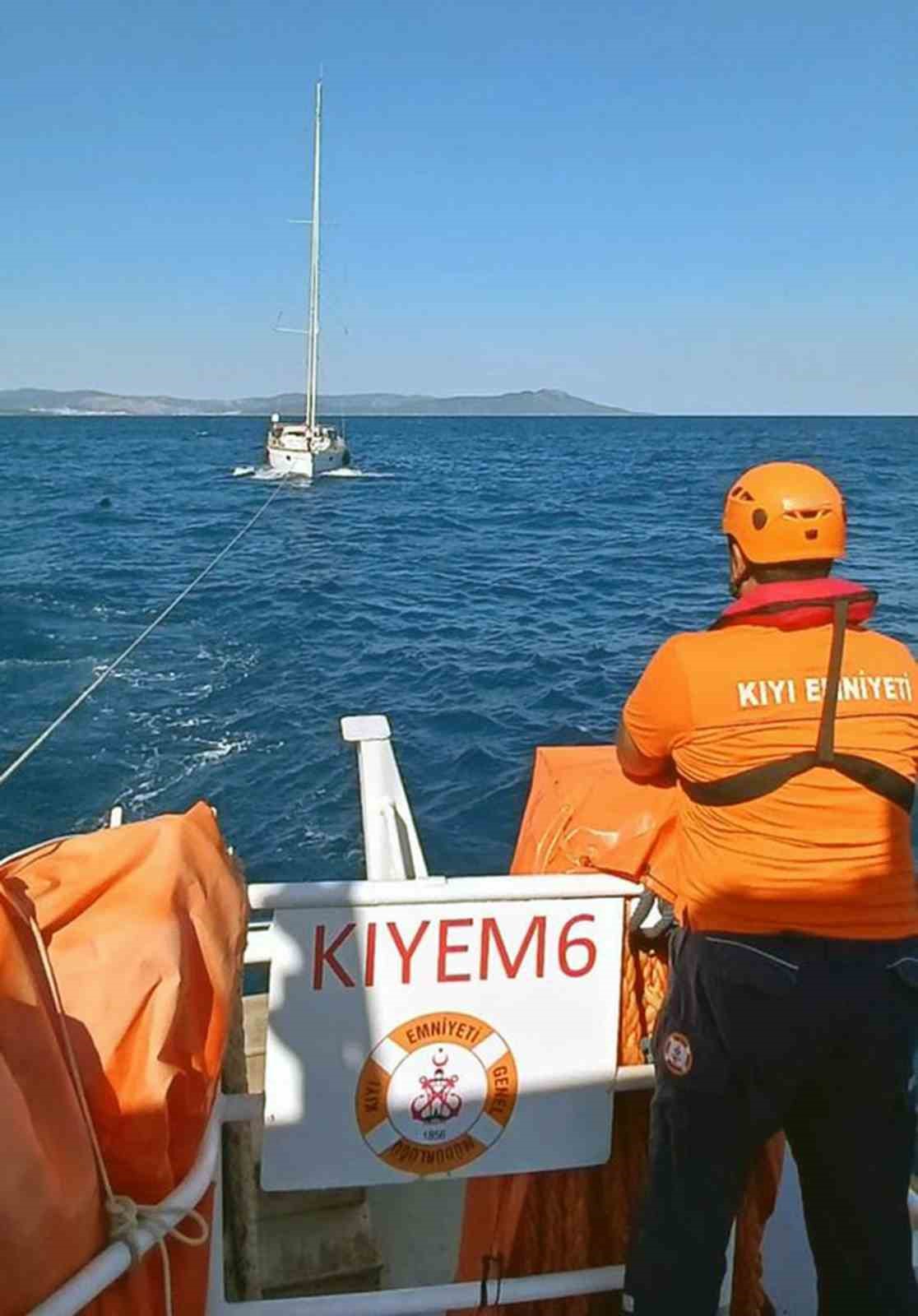 Bodrum açıklarında arızalanan tekneyi KIYEM ekipleri kurtardı Muğla’nın Bodrum ilçesi Akyarlar