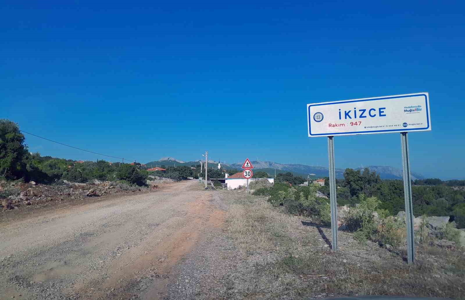 Kozağaç yol ayrımı İkizce arası asfaltı yenileniyor Menteşe Belediyesi kırsal mahallelerdeki