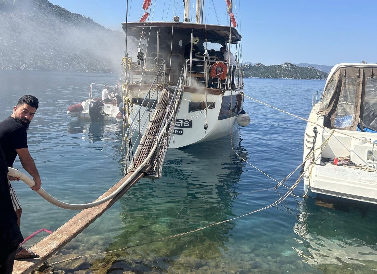 Muğla’nın Marmaris ilçesinde iskeleye