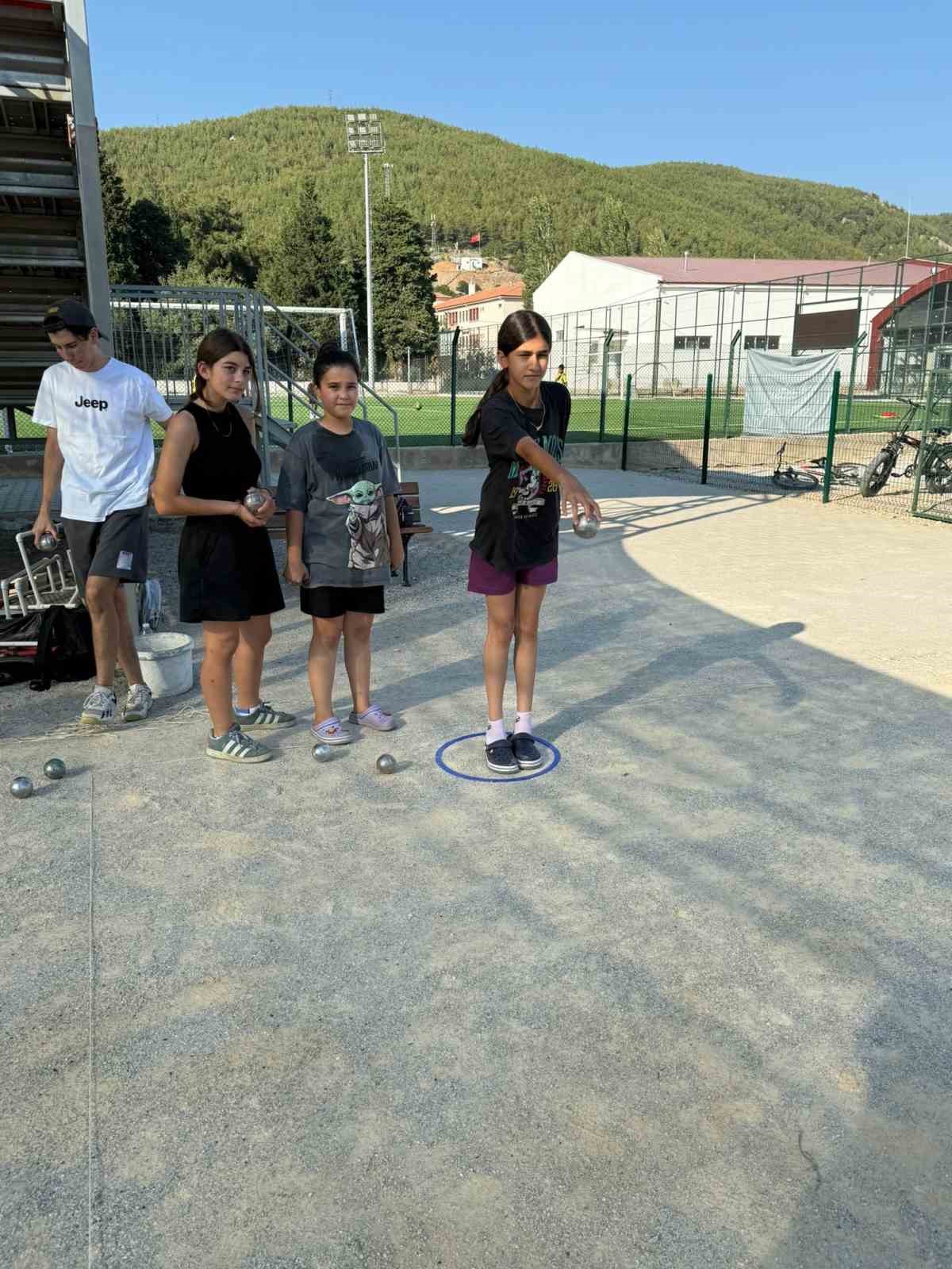 Muğla’nın Ula ilçesinde, Gençlik