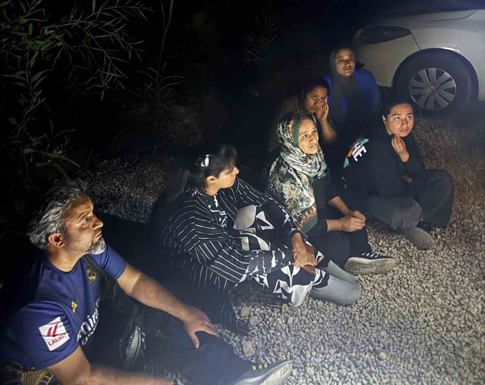 6 düzensiz göçmen ve 2 göçmen kaçakçısı yakalandı Muğla’nın Seydikemer ilçesinde karada