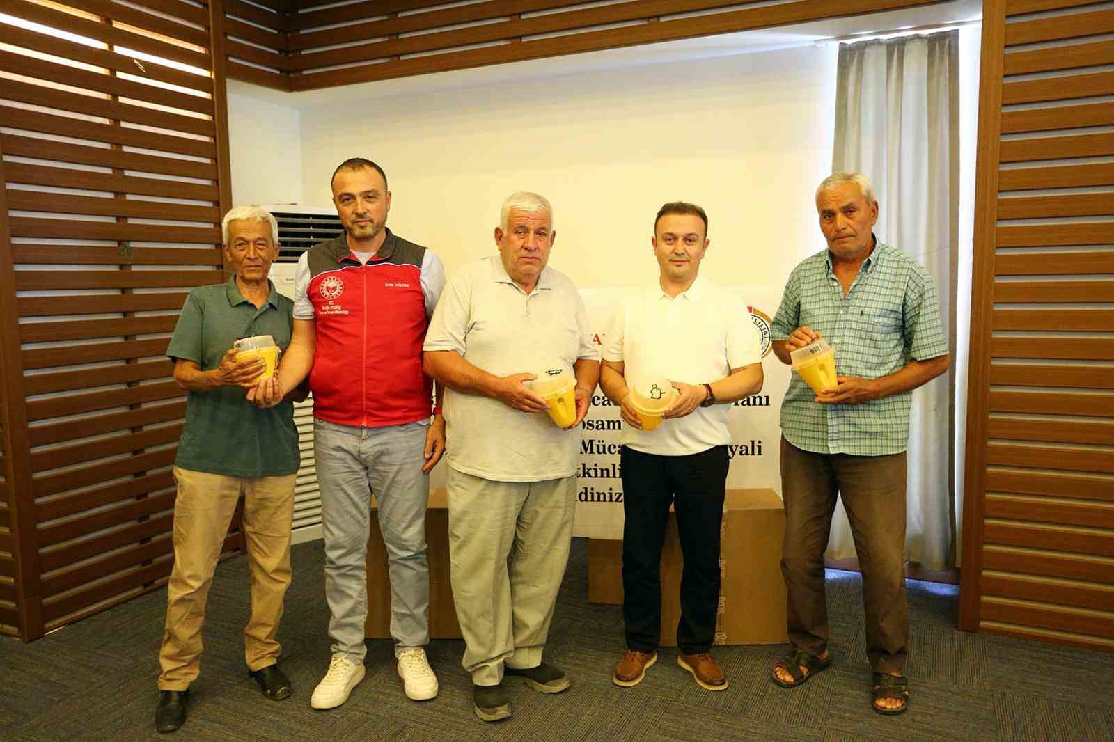 Akdeniz Meyve Sineği ile mücadele için tuzak dağıtım Ortaca ilçesinde Muğla İl