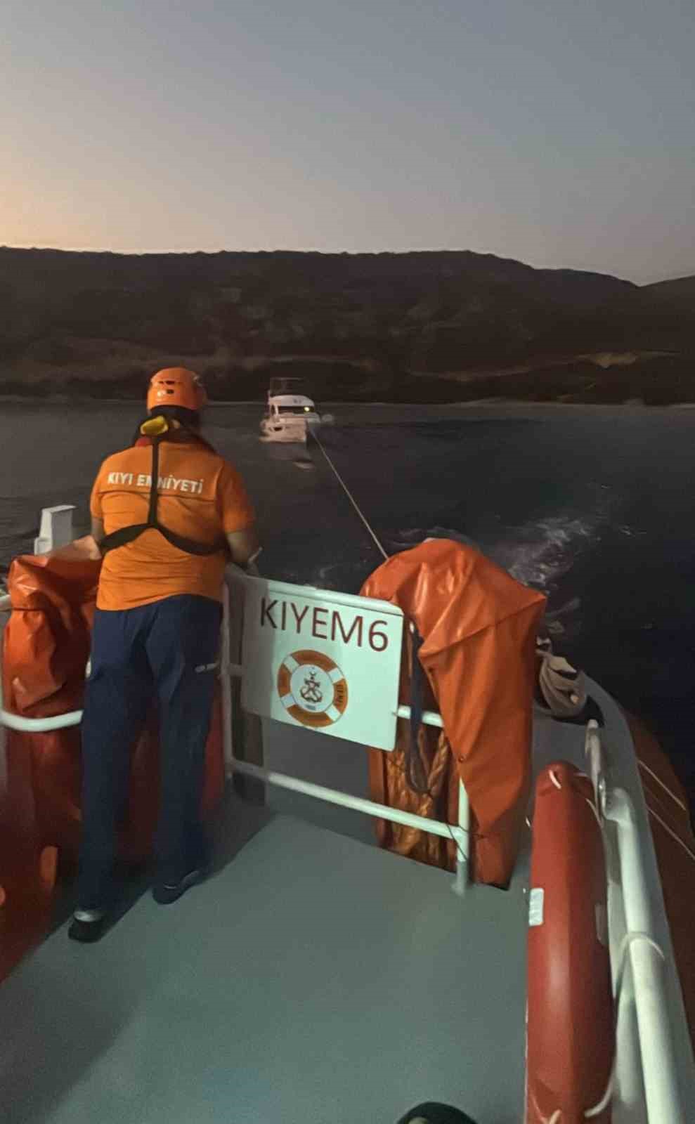 Cennet Koyu önlerinde arızalanan tekne kurtarıldı Muğla’nın Bodrum ilçesinde makine