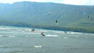 Kitesurf’ün dünyadaki en elverişli noktalarından biri Ula Akyaka