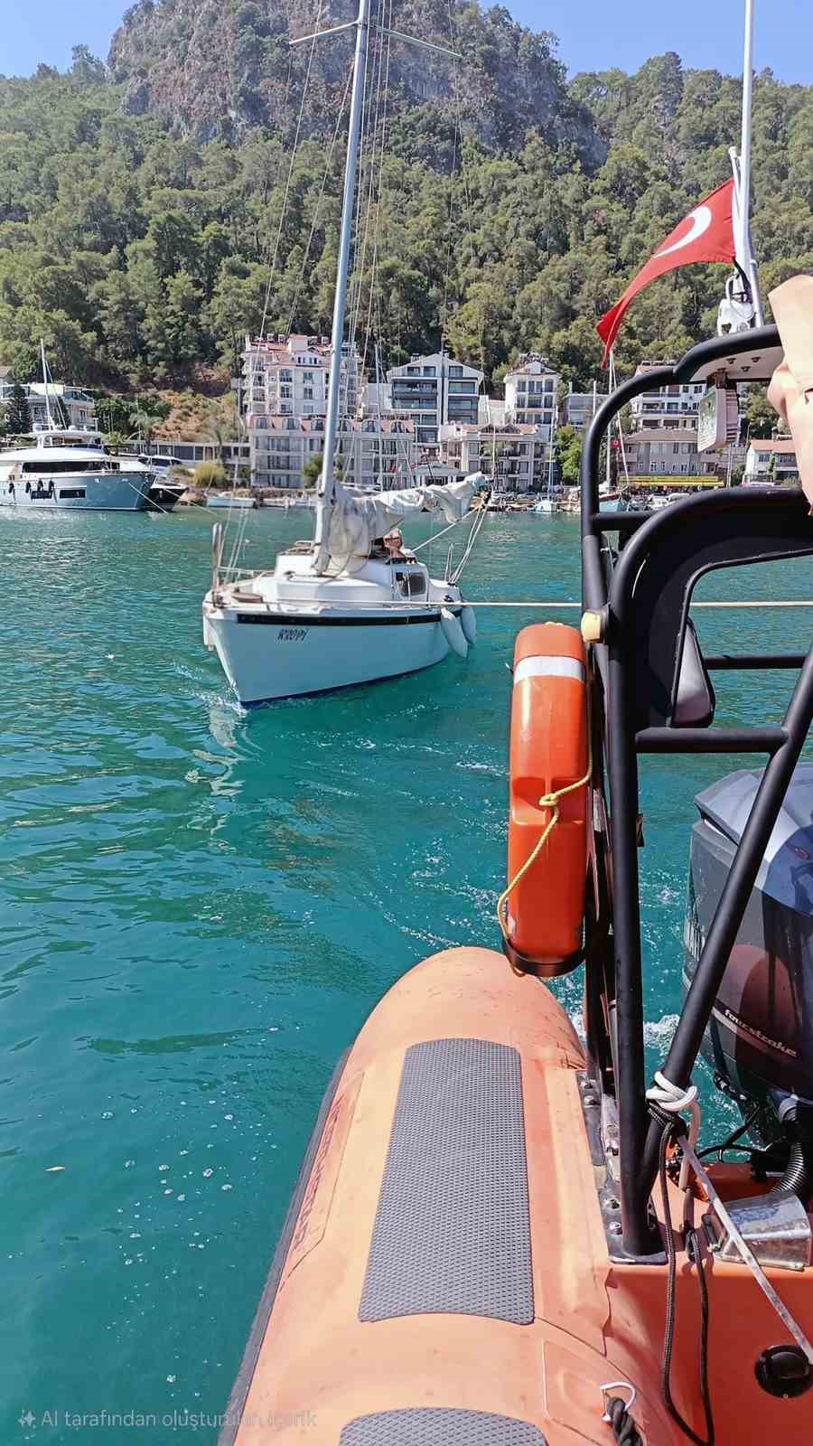 Motor arızası yapan ve sürüklenen yelkenli tekne kurtarıldı Muğla’nın Fethiye ilçesi önlerinde