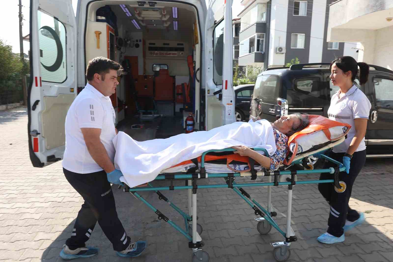Muğla Büyükşehir hasta nakil araçları vatandaşın hizmetinde Muğla Büyükşehir Belediyesi, yatağa