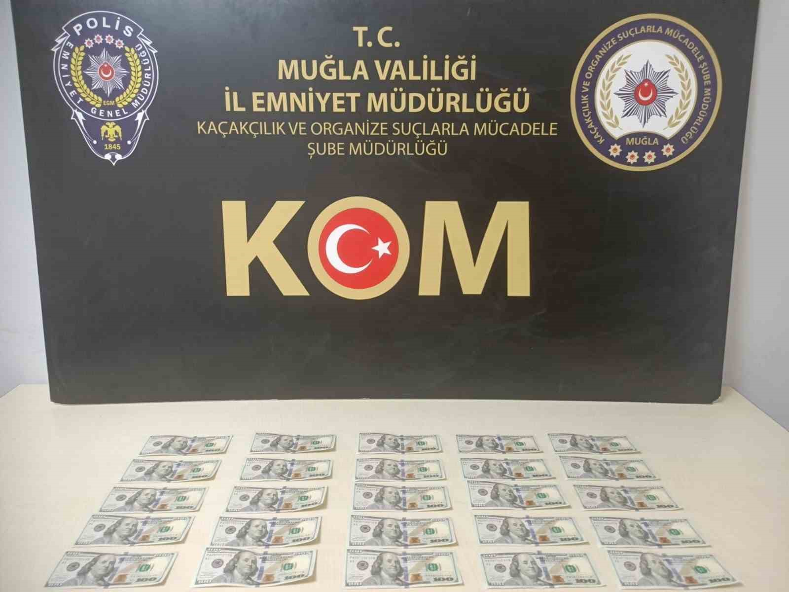 Muğla’da sahte dolar operasyonu Muğla’nın Menteşe ilçesinde piyasaya