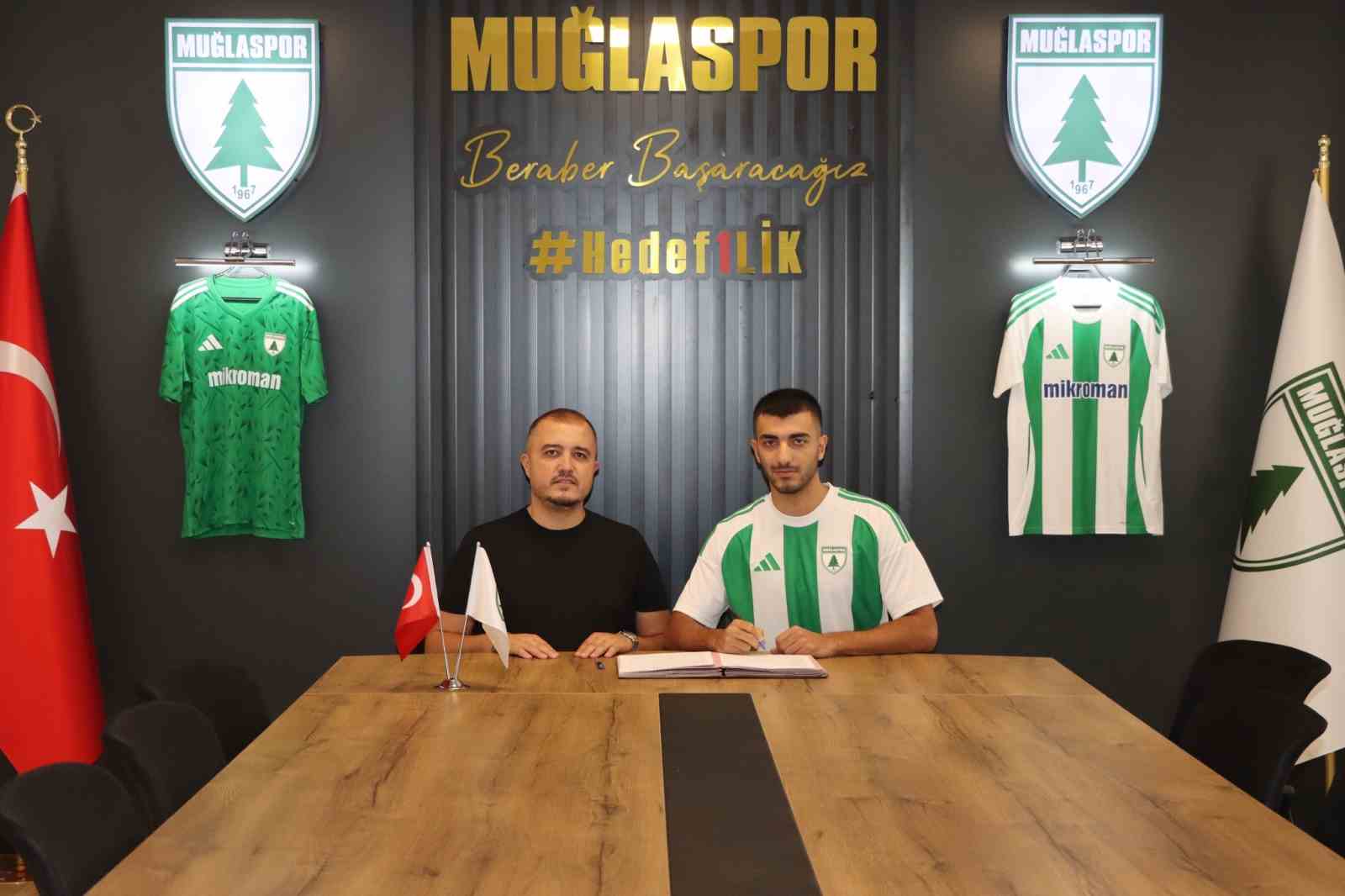 Muğlaspor, Umut Mert Toy’u kadrosuna kattı kadrosuna kattı Muğlaspor, savunma hattını Corendon Alanyaspor’dan transfer edilen genç oyuncu Umut