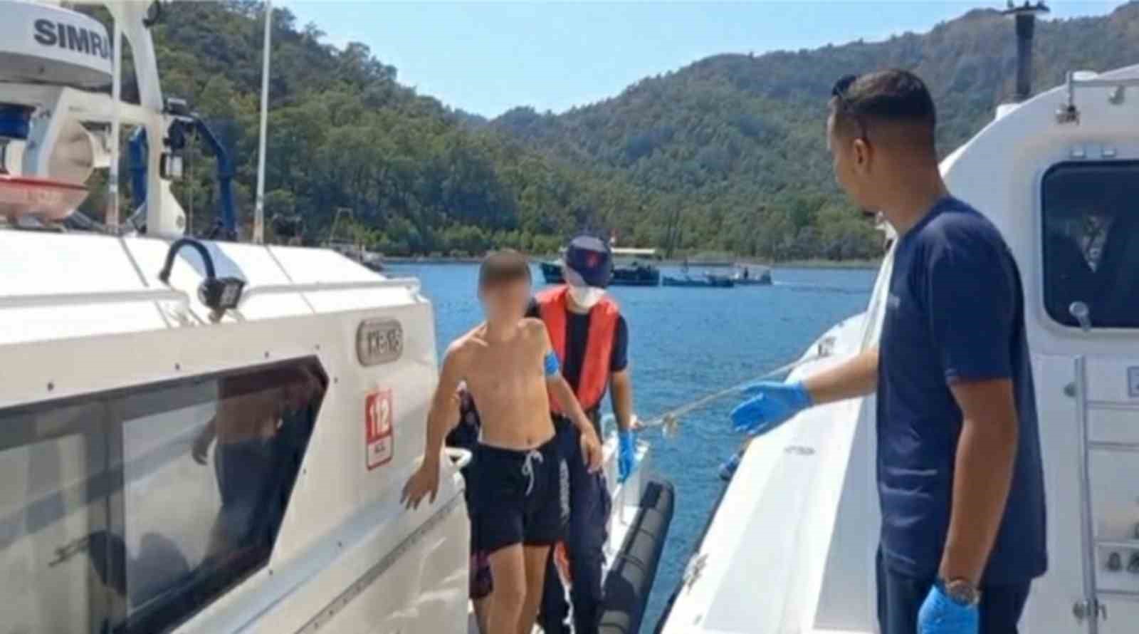 Teknede yaralanan çocuk için tıbbi tahliye Muğla’nın Fethiye ilçesi açıklarında