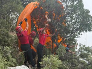 Gülgün AKYOKUŞ/ FETHİYE(Muğla), (DHA)- MUĞLA'nın Fethiye ilçesindeki Babadağ'dan tandem atlayış
