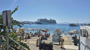 Muğla’nın Bodrum ilçesine gelen Aroya isimli yolcu gemisi, 2 bin
