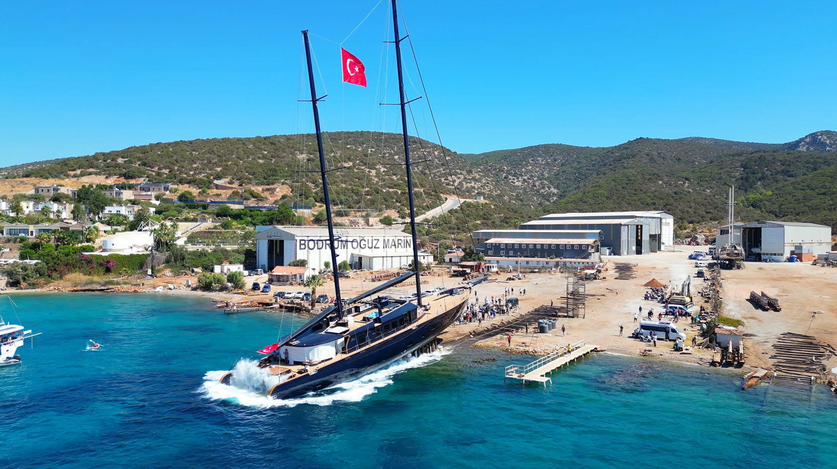 Fırat AKAY/BODRUM(Muğla), (DHA)- MUĞLA'nın Bodrum ilçesinde 50,5 metre uzunluğunda ve