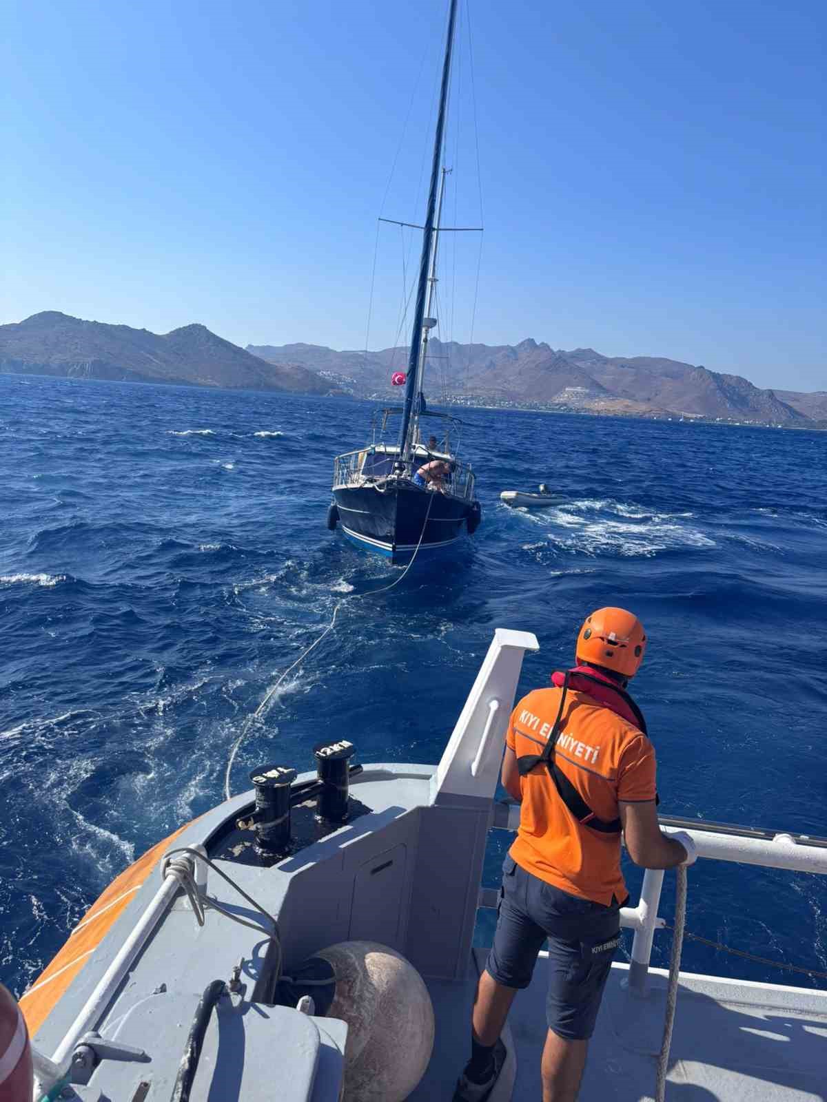 Bodrum’da dümen arızası yapan tekne KIYEM ekiplerince kurtarıldı Muğla’nın Bodrum ilçesi açıklarında