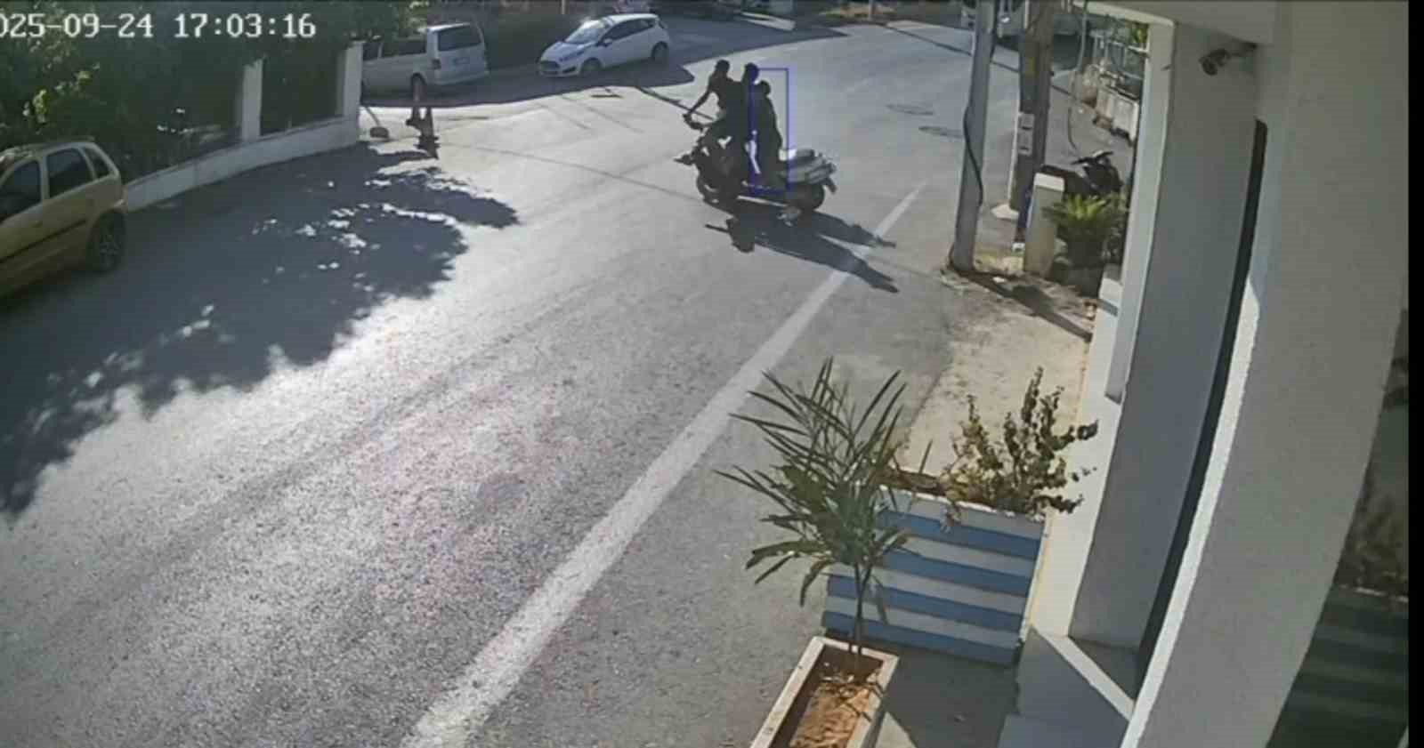 Muğla’nın Bodrum ilçesinde scooter ile motosikletin çarpıştığı kazada 3 kişi