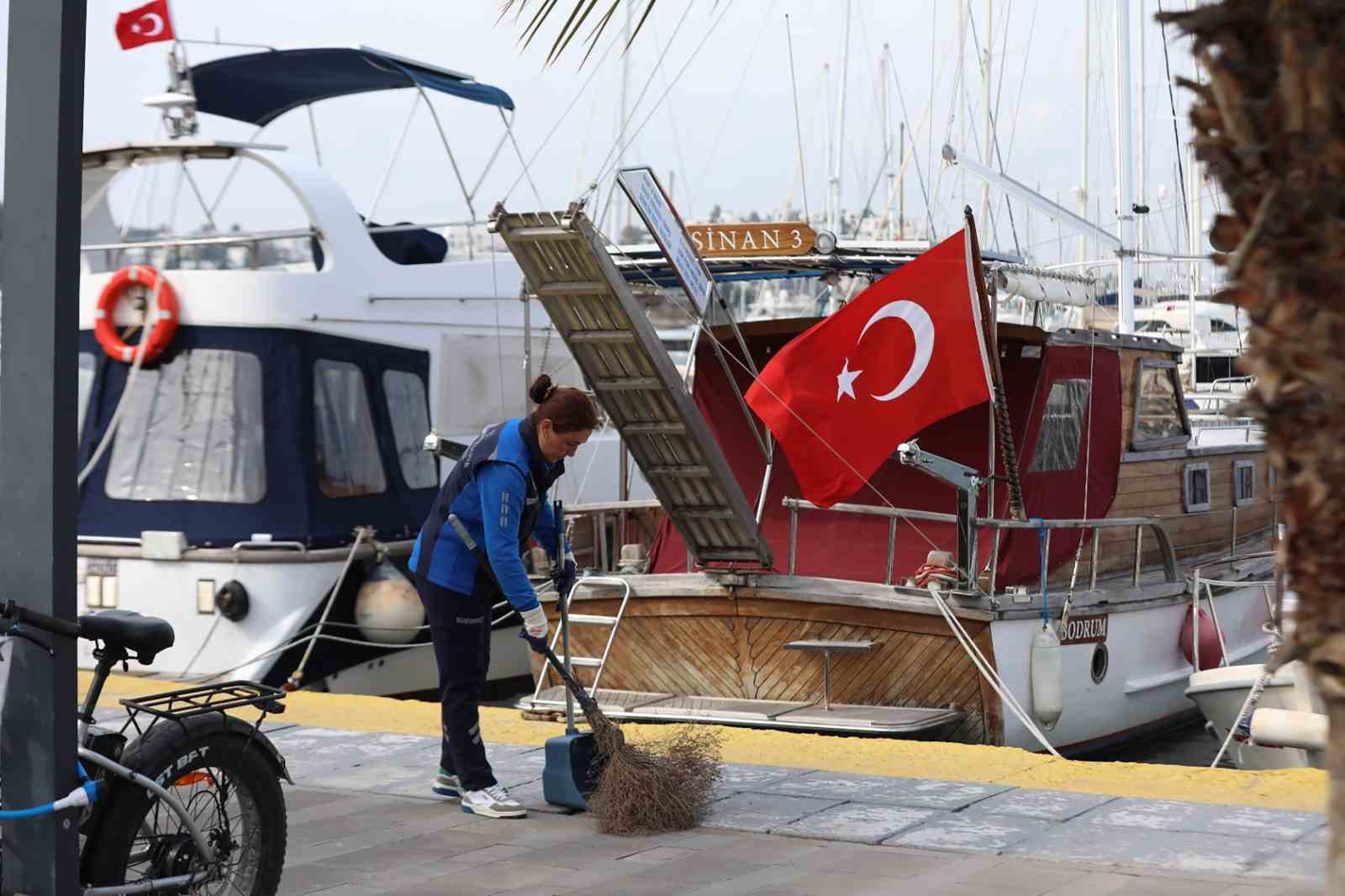 Büyükşehir’den sağlıklı ve temiz çevre için yoğun mesai Cadde, sokak, bulvar ve