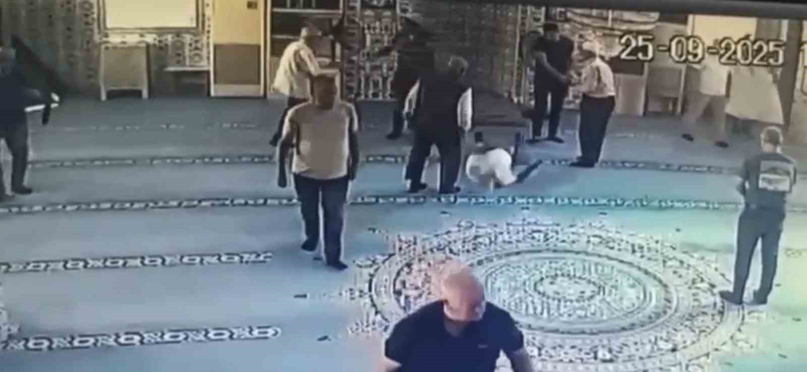 Muğla’nın Bodrum ilçesinde öğle namazı sonrası fenalaşan bir vatandaş, sağlık
