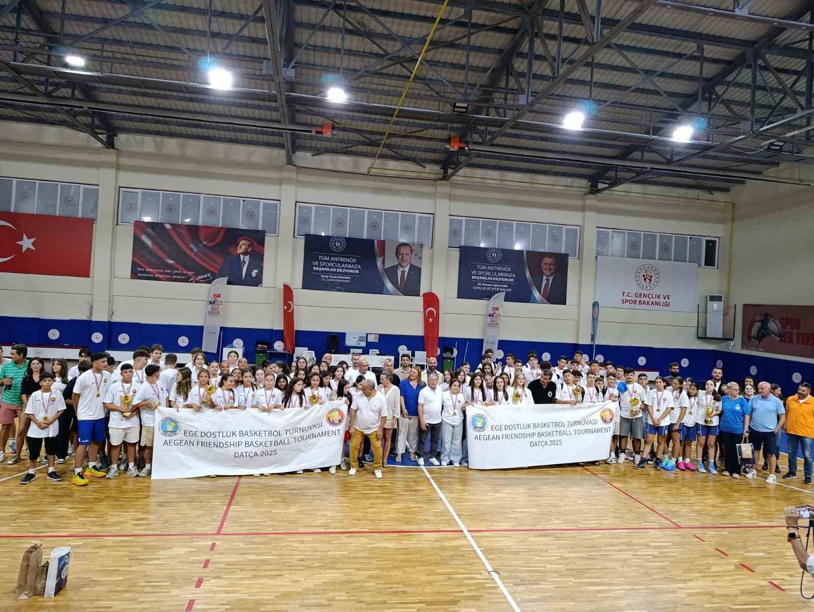 Muğla’nın Datça ilçesi ev sahipliğinde gerçekleştirilen Ege Dostluk Basketbol Turnuvası,