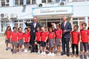 Fethiye’de 2025-2026 eğitim öğretim yılı Cumhuriyet İlkokulu’nda düzenlenen programla başladı.