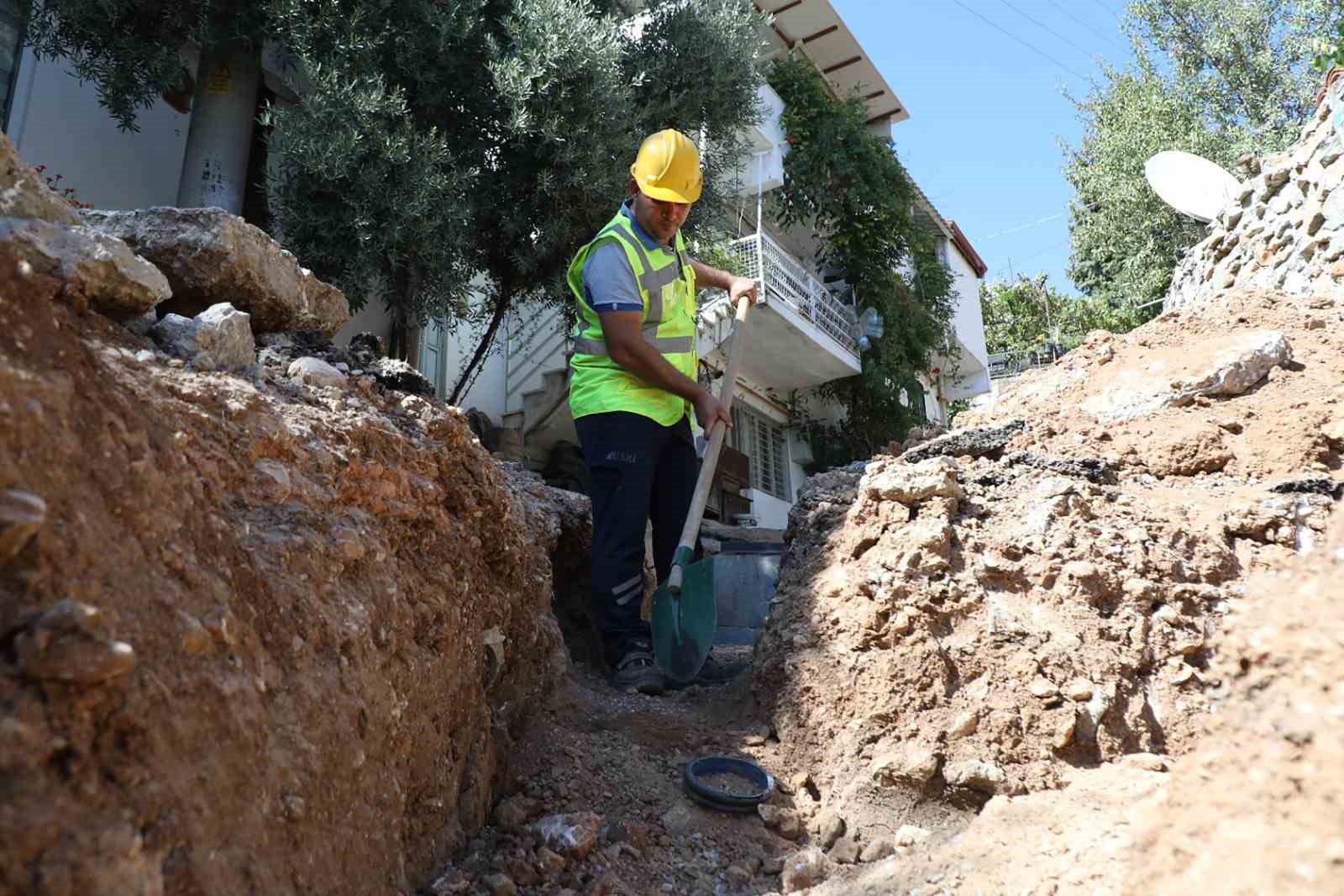 Muğla’nın Menteşe ilçesine bağlı Karamehmet Mahallesi’nde yıllardır süregelen altyapı sorunu