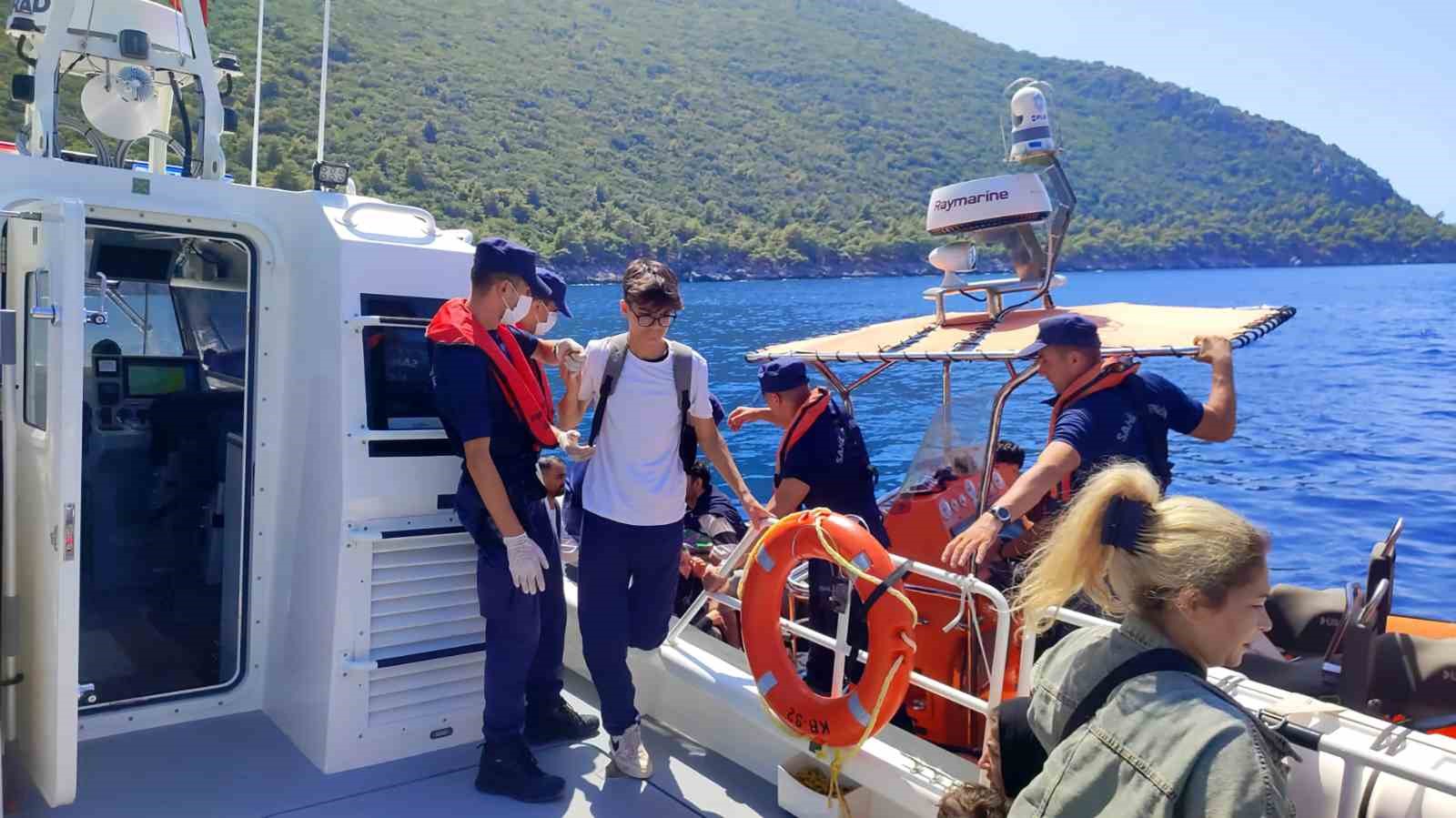 Korsan koyunda 29 düzensiz göçmen yakalandı Muğla’nın Fethiye ilçesinde karadan